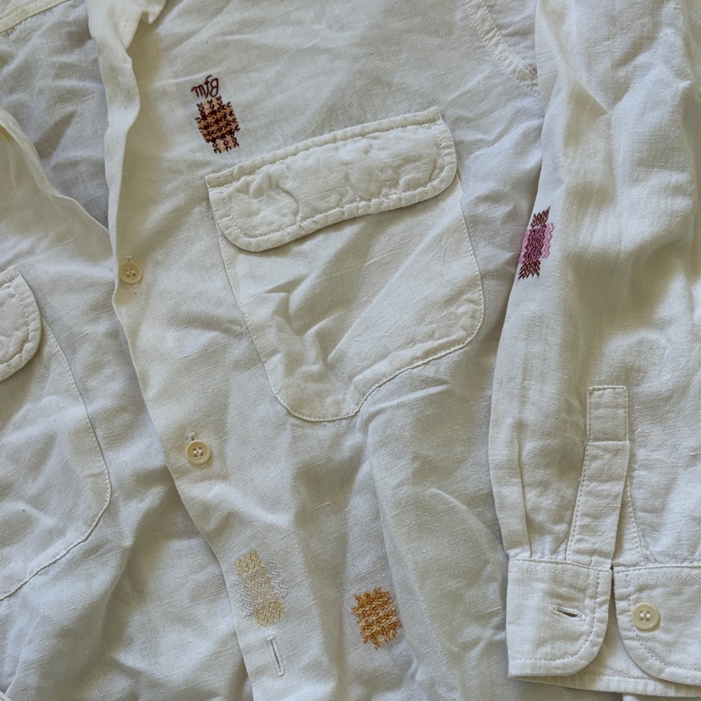 story MFG White Button-Up Shirt with Embroidered Accents*** pls see description - Picture 4 of 9